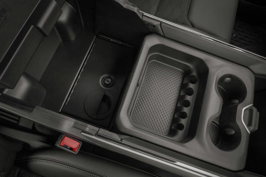 Детали интерьера Ram 1500 Built to Serve (DT) 2019 года  (фото 4 из 10)